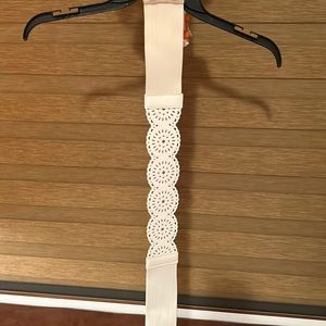 White stretch Belt Size M